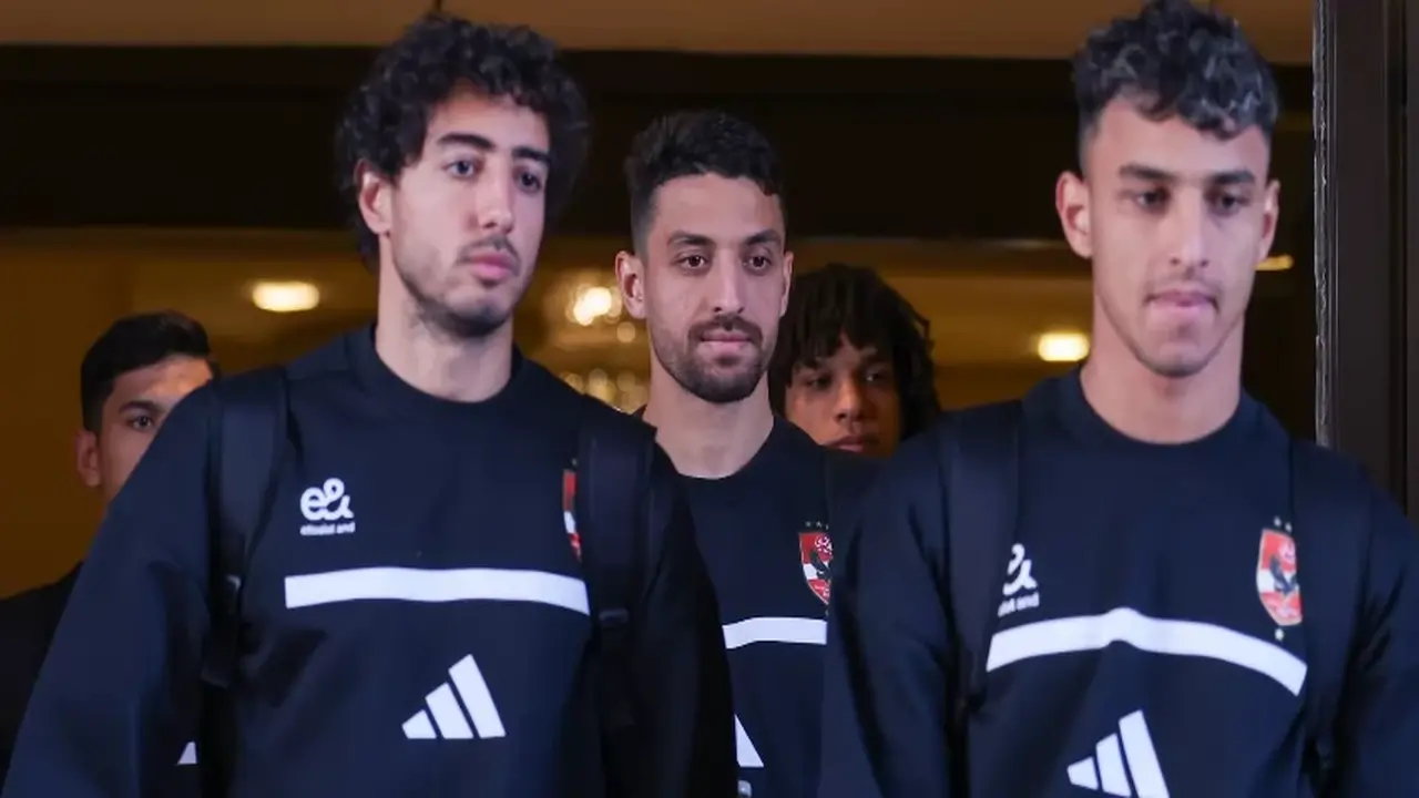 وصول حافلة الأهلي.. الأحمر يظهر في ملعب برج العرب لمواجهة يانج أفريكانز